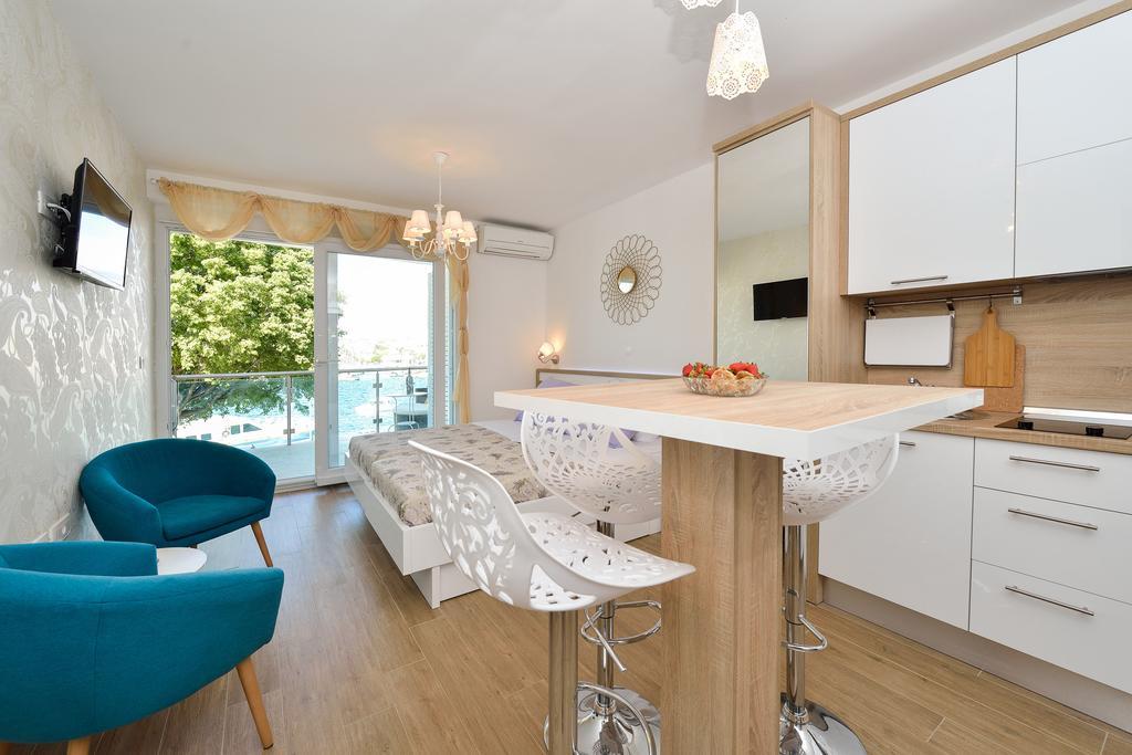 Lavender Apt. W. Balcony In Old Town Zadar Exterior photo